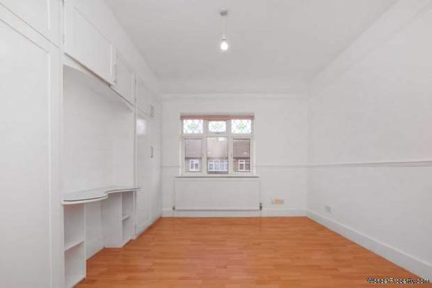 3 bedroom property to rent in London - Photo 1