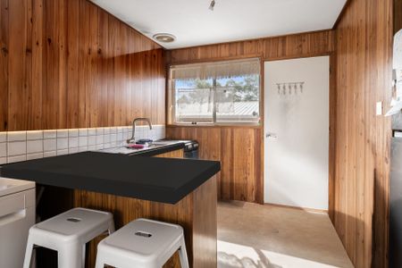 Quiet Two Bedroom Unit - Photo 4