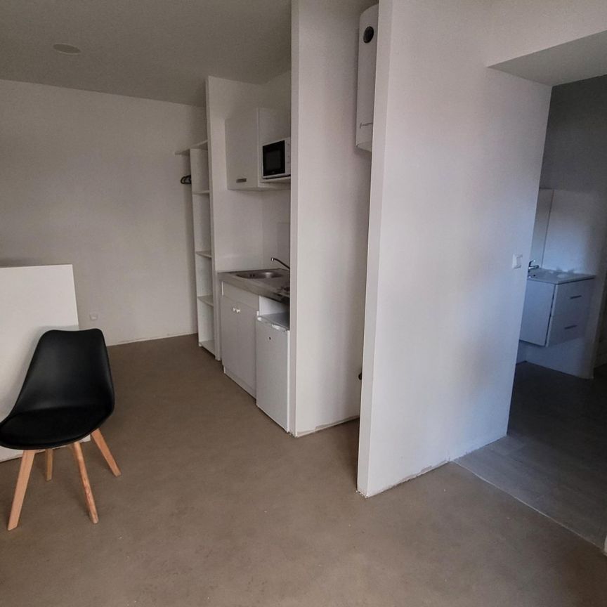Location Appartement 1 pièce 17m² VALENCIENNES 59300 - Photo 1