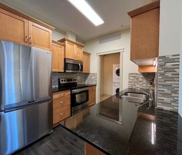 Bright & Modern 2 Bed, 2 Bath Apartment In Hollick Kenyon - Photo 2