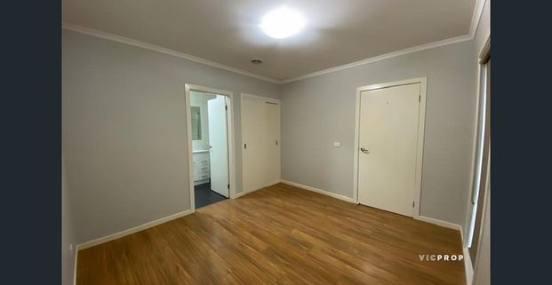 Modern Comfort in a Prime Laverton Location - Photo 1