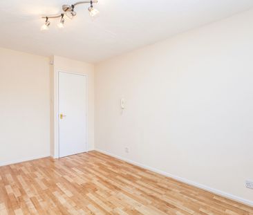 1 bedroom apartment to rent Clevelands, Perrymount Road, Haywards H... - Photo 2