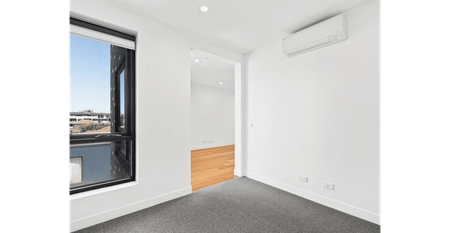 Modern One Bedroom Apartment ! - Photo 4