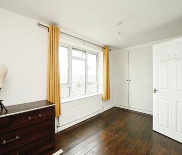 RARE TO FIND Spacious Two Bedroom Maisonette Over Two Floors - Photo 6