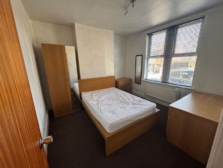 4 bedroom house to rent - Photo 3