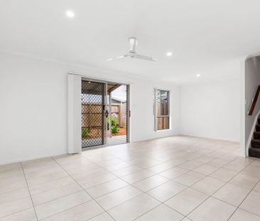 MODERN TOWN HOUSES AVAILABLE 01/10/2026 - Photo 3