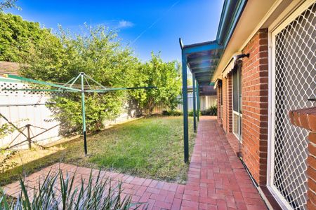 Spacious home in convenient location - Photo 2