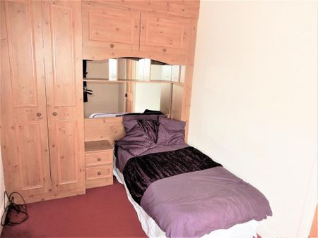 3 bedroom private hall to rent - Photo 3