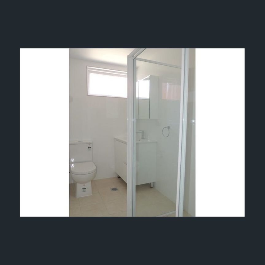 CONVENIENT LOCATION. SO CLOSE TO ROCKDALE TRAIN STATION. - Photo 1