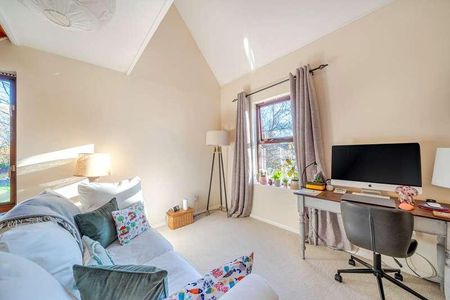 Alterton Close, Woking, GU21 - Photo 5