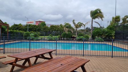 East Tamaki - The 2 bedrooms family home - Photo 4