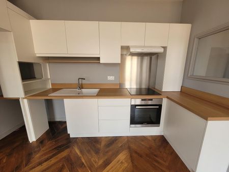 Location Appartement 4 pièces 93m² LYON 2ème - Photo 5
