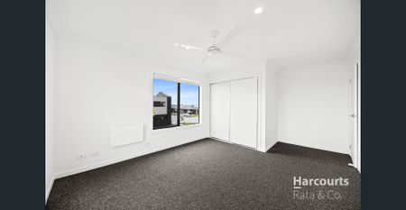 Contemporary Living in Mickleham - Photo 4