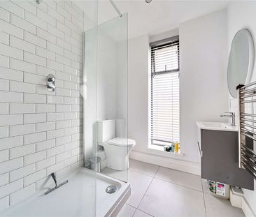 Ground floor one bedroom apartment with parking and its own entrance. - Photo 6