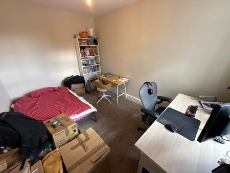 3 bedroom to let - Photo 5