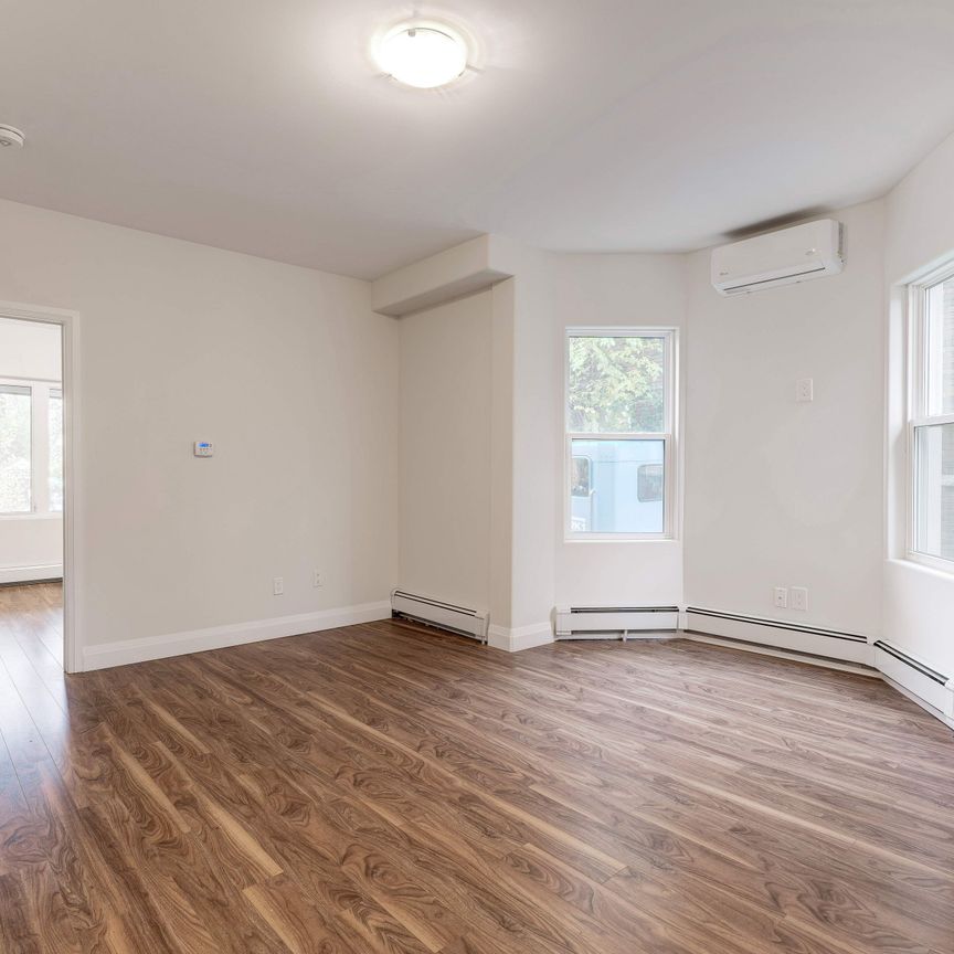 For Lease - 152 Sanford Avenue Unit# MAIN, Hamilton, Ontario - Photo 1