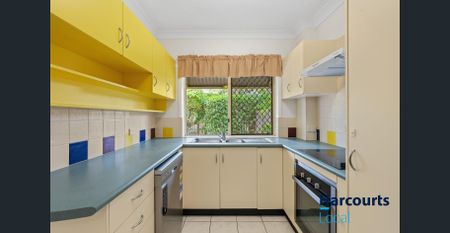 Ground Floor Unit with Private Rear Courtyard - Photo 5