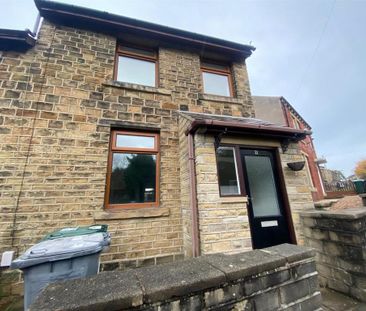 3 bedroom end of terrace house to rent - Photo 3