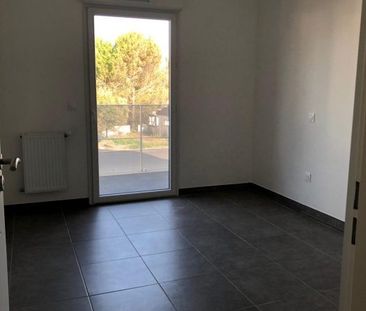 T3 AVEC BALCON ET DEUX PARKINGS - Photo 5