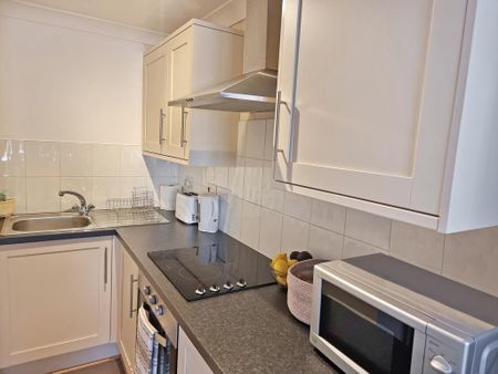 Studio to rent - Photo 3