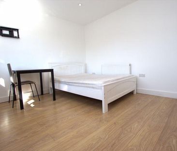 Property to rent - Photo 2