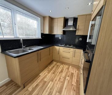 3 bedroom terraced house to rent - Photo 4