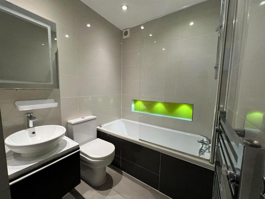 2 bedroom flat to rent - Photo 1