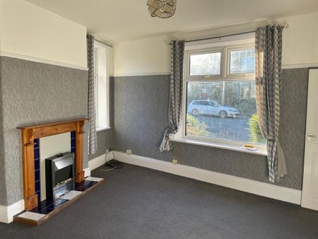 2 bedroom end of terrace house to rent - Photo 2