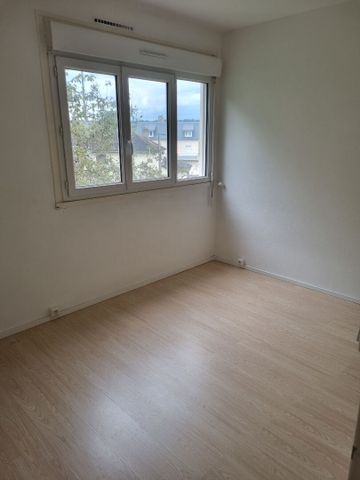 A LOUER Appartement 50000 Saint-Lô 4 chambres 99.43 m² - Photo 2