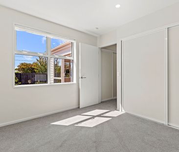 76 Sullivan Ave, Woolston - Photo 2