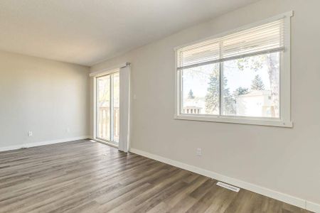 2 Bedroom - Photo 5