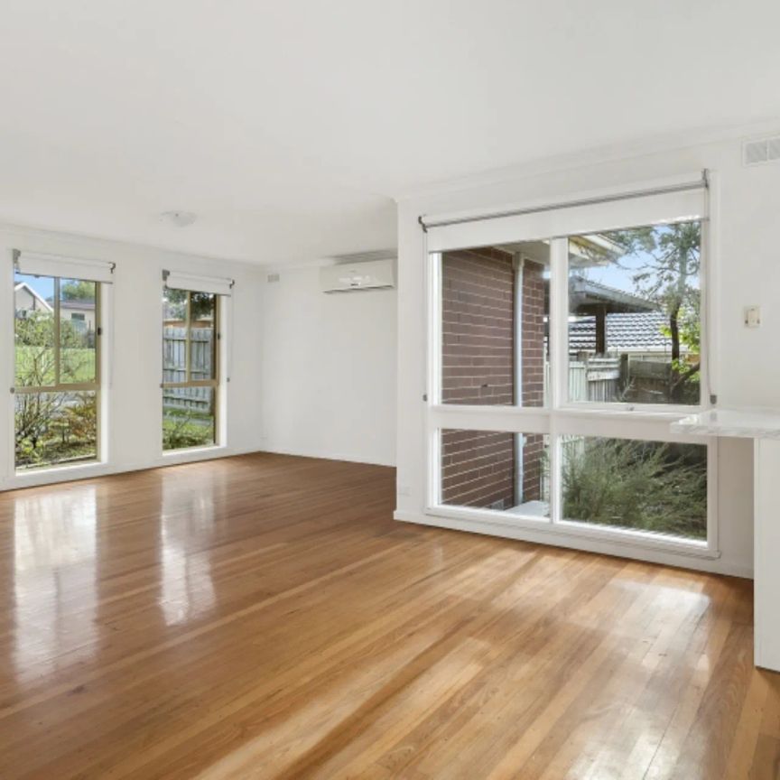 Family home in great location - Photo 1