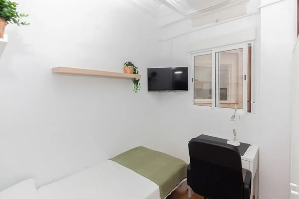 Carrer de la Font Roja, Valencia, Valencian Community 46007 - Photo 1