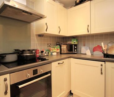 William Booth Place, Woking - 1 bedroomProperty for lettings - Seym... - Photo 5