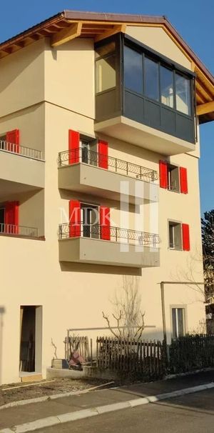 Renovated 4.5-room apartment for rent in Collombey - Foto 2