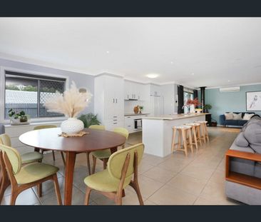 Stunning Family Oasis in Prime Mudgeeraba Location with Swimming Pool! - Photo 3