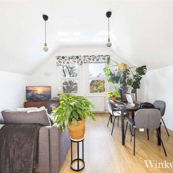 Leopold Road, London, W5 - Photo 1