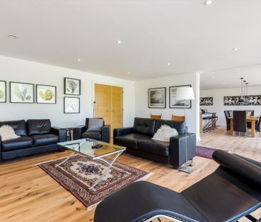 4 bedroom detached house to rent - Photo 1