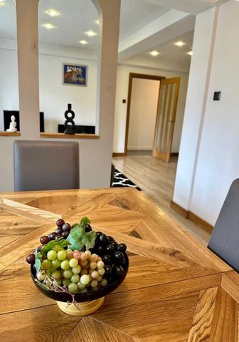 3 Bed Flat, Ocean Village, SO14 - Photo 2