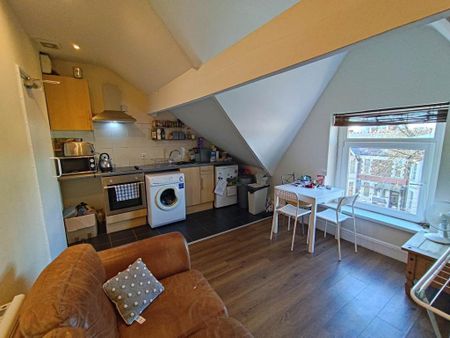 1 bedroom flat to rent - Photo 2