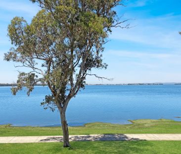 Executive-Style Family Living with Picturesque Views! - Photo 3