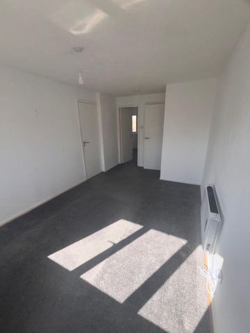 1 Bed Flat, Kent Street North, B18 - Photo 2