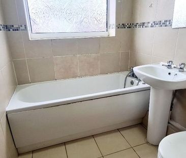 3 bedroom terraced house to rent - Photo 6