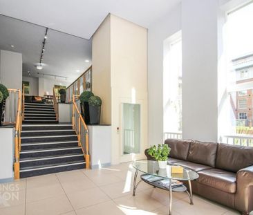 2 bedroom flat to rent - Photo 2