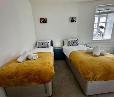 2 Bed Flat, Princes House, BN1 - Photo 3