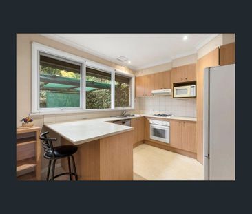 Beautiful Family Home in Doncaster East – Unfurnished - Photo 2