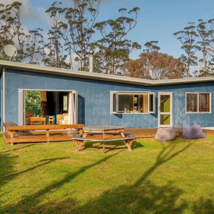 LITTLE BLUE BEACH HOUSE - Photo 1