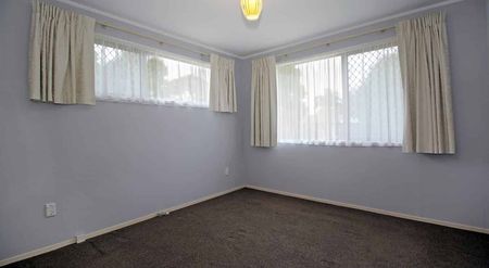 3 bedroom in Ranui - Photo 3