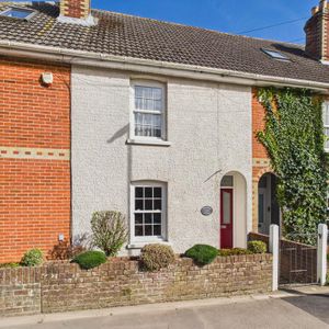 2 bedroom terraced house to rent - Photo 3