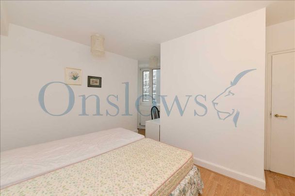 Chelsea Cloisters, Chelsea - Photo 1